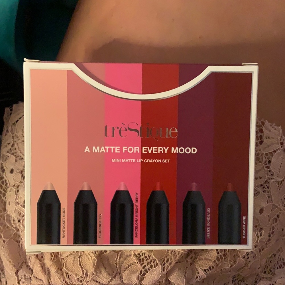 Matte lip crayon set (70$ value) 🎁